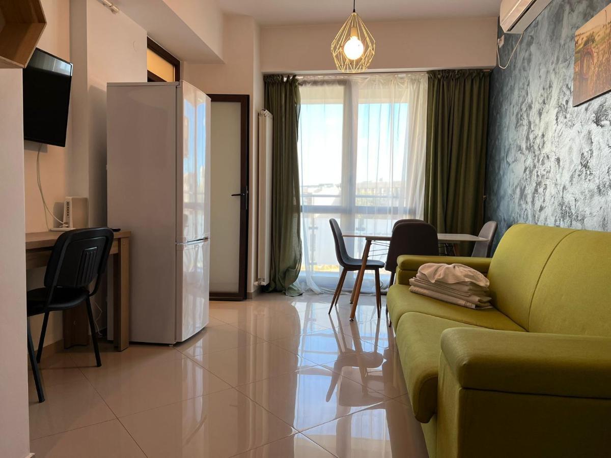 Studios & Apartments Palas By Glam At Lazar Towers 雅西 外观 照片