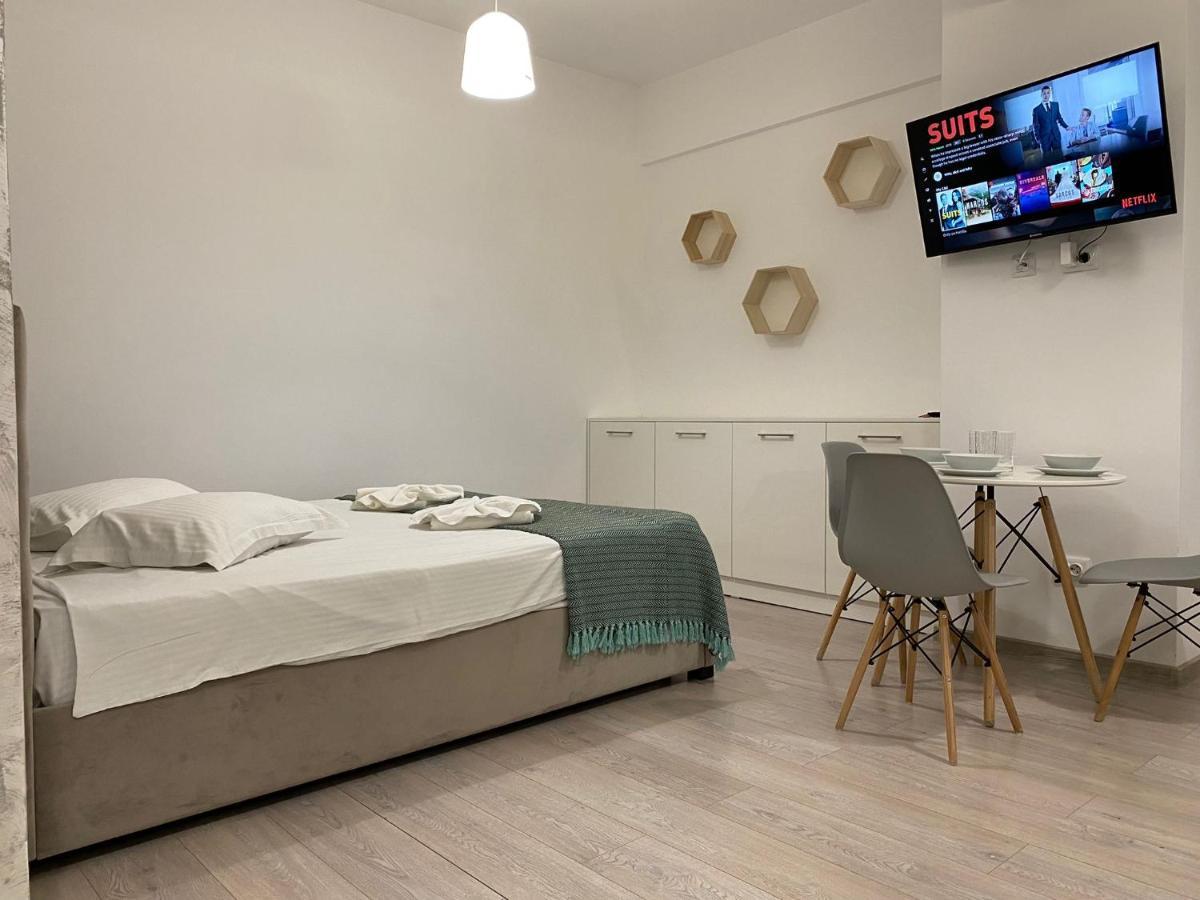 Studios & Apartments Palas By Glam At Lazar Towers 雅西 外观 照片