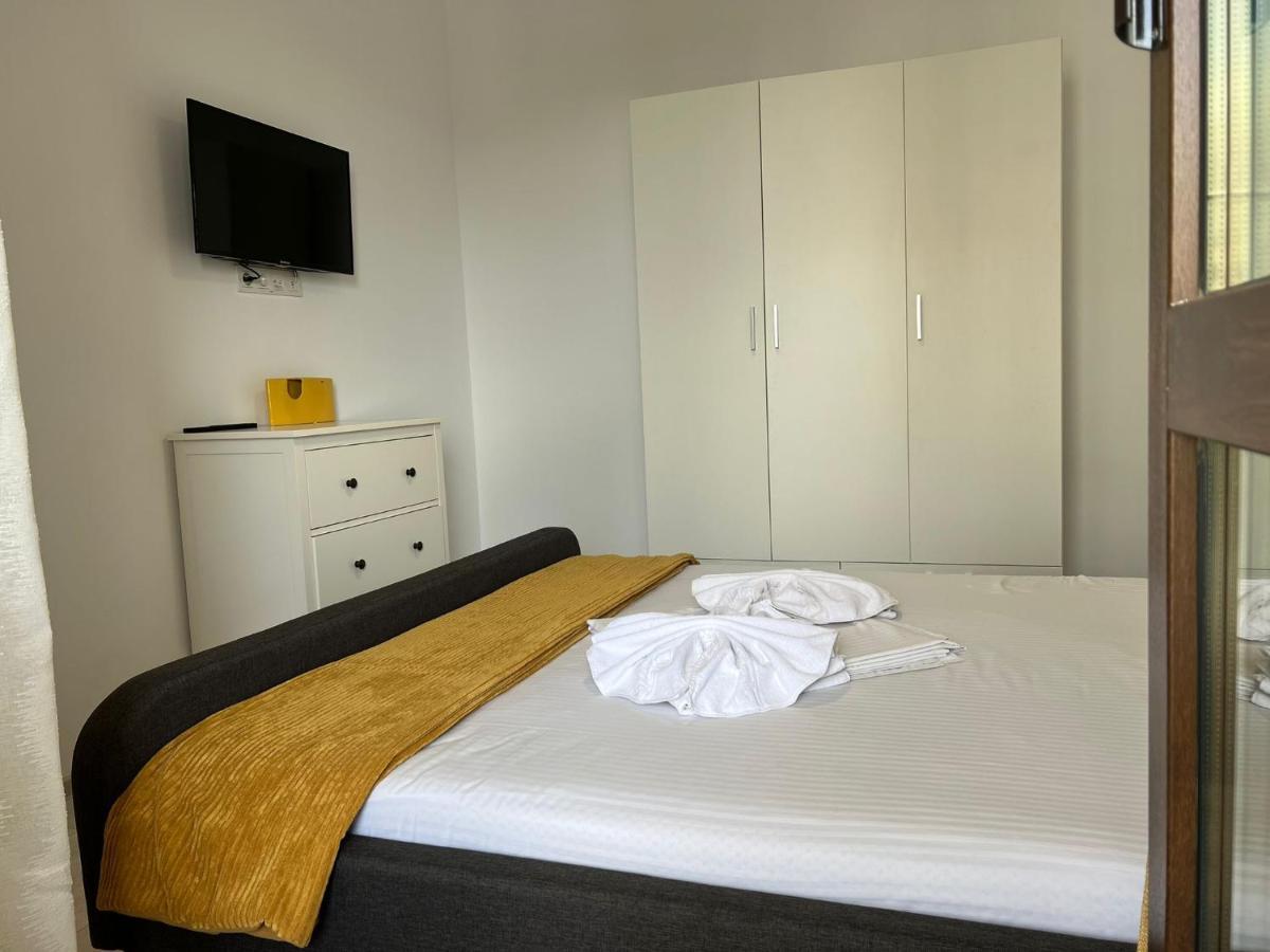 Studios & Apartments Palas By Glam At Lazar Towers 雅西 外观 照片