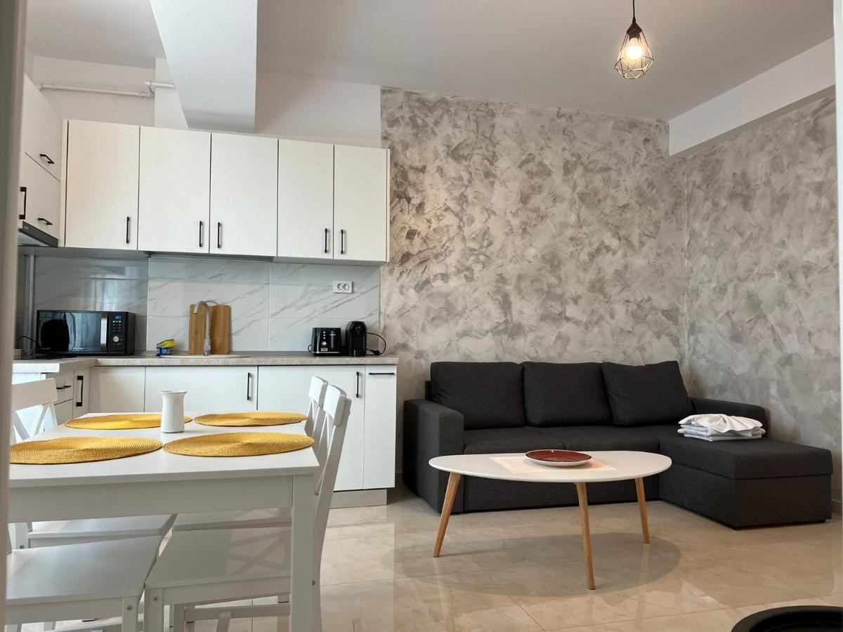 Studios & Apartments Palas By Glam At Lazar Towers 雅西 外观 照片