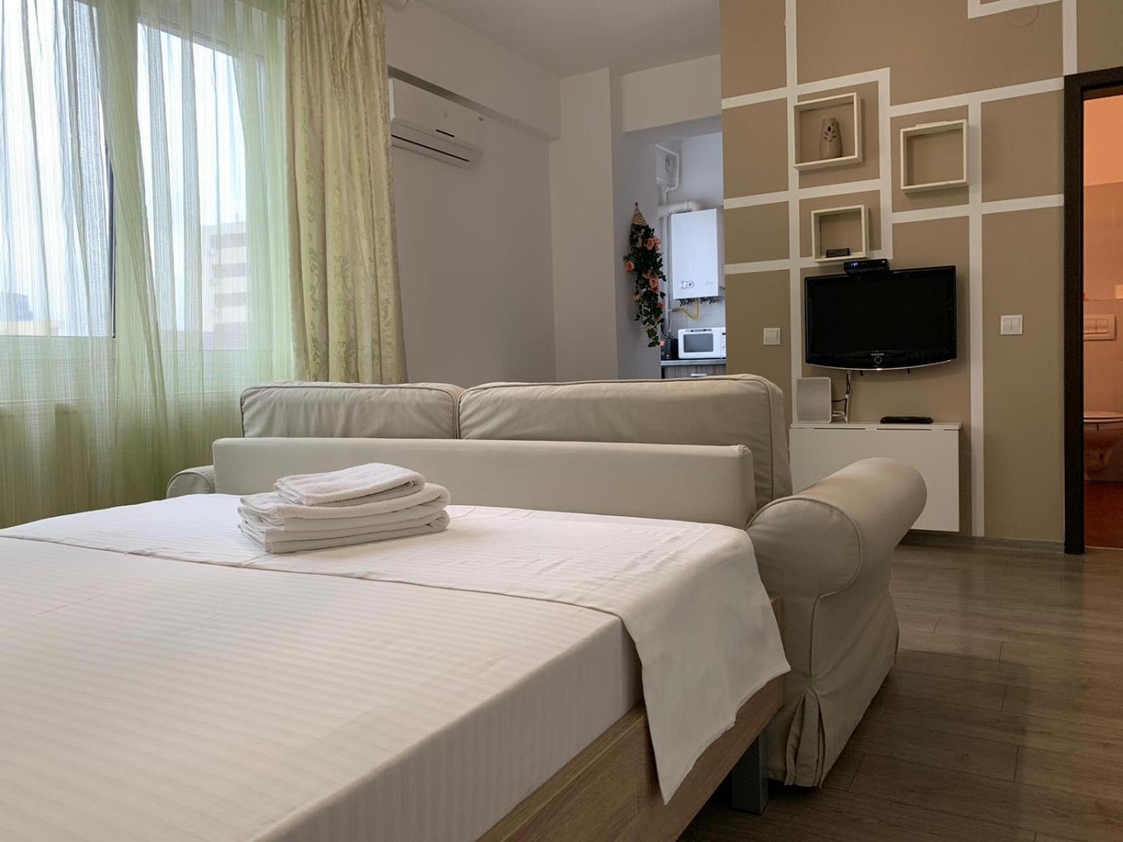 Studios & Apartments Palas By Glam At Lazar Towers 雅西 外观 照片
