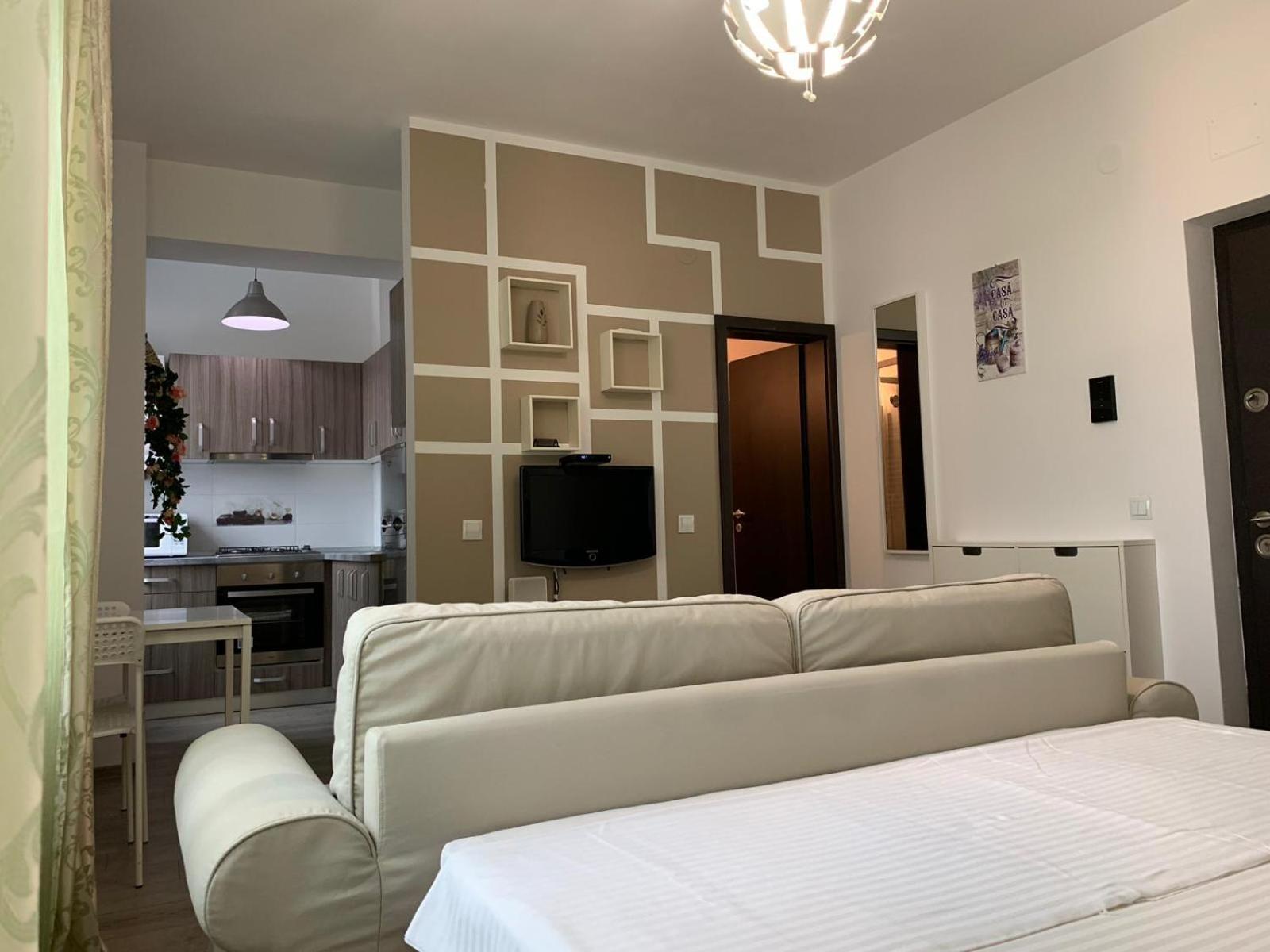 Studios & Apartments Palas By Glam At Lazar Towers 雅西 外观 照片