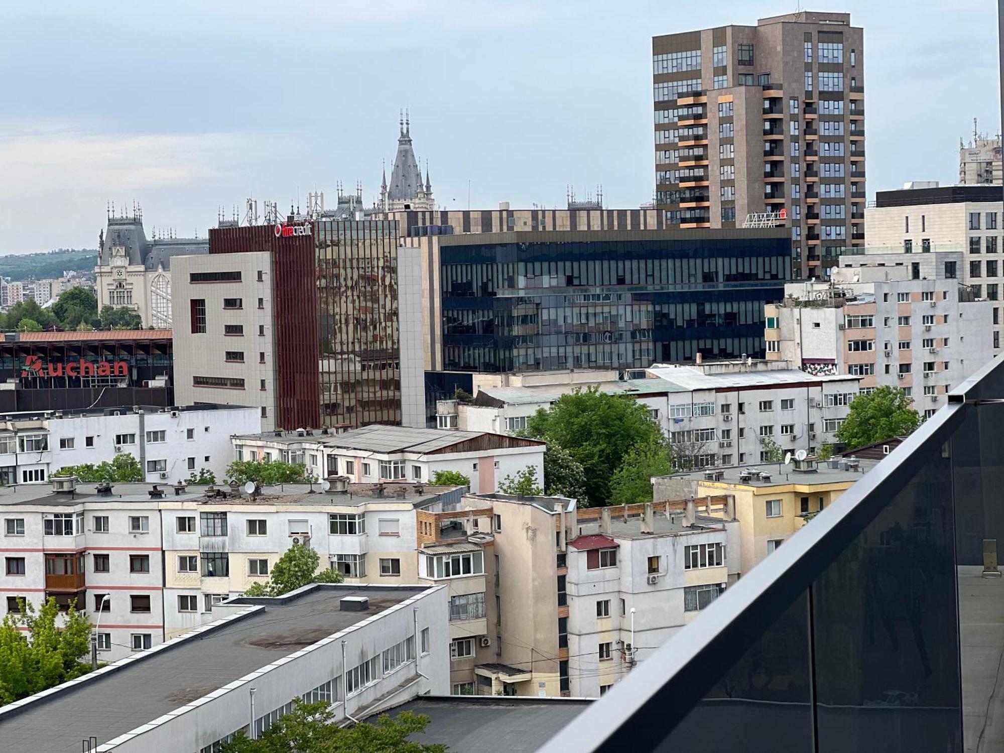 Studios & Apartments Palas By Glam At Lazar Towers 雅西 外观 照片