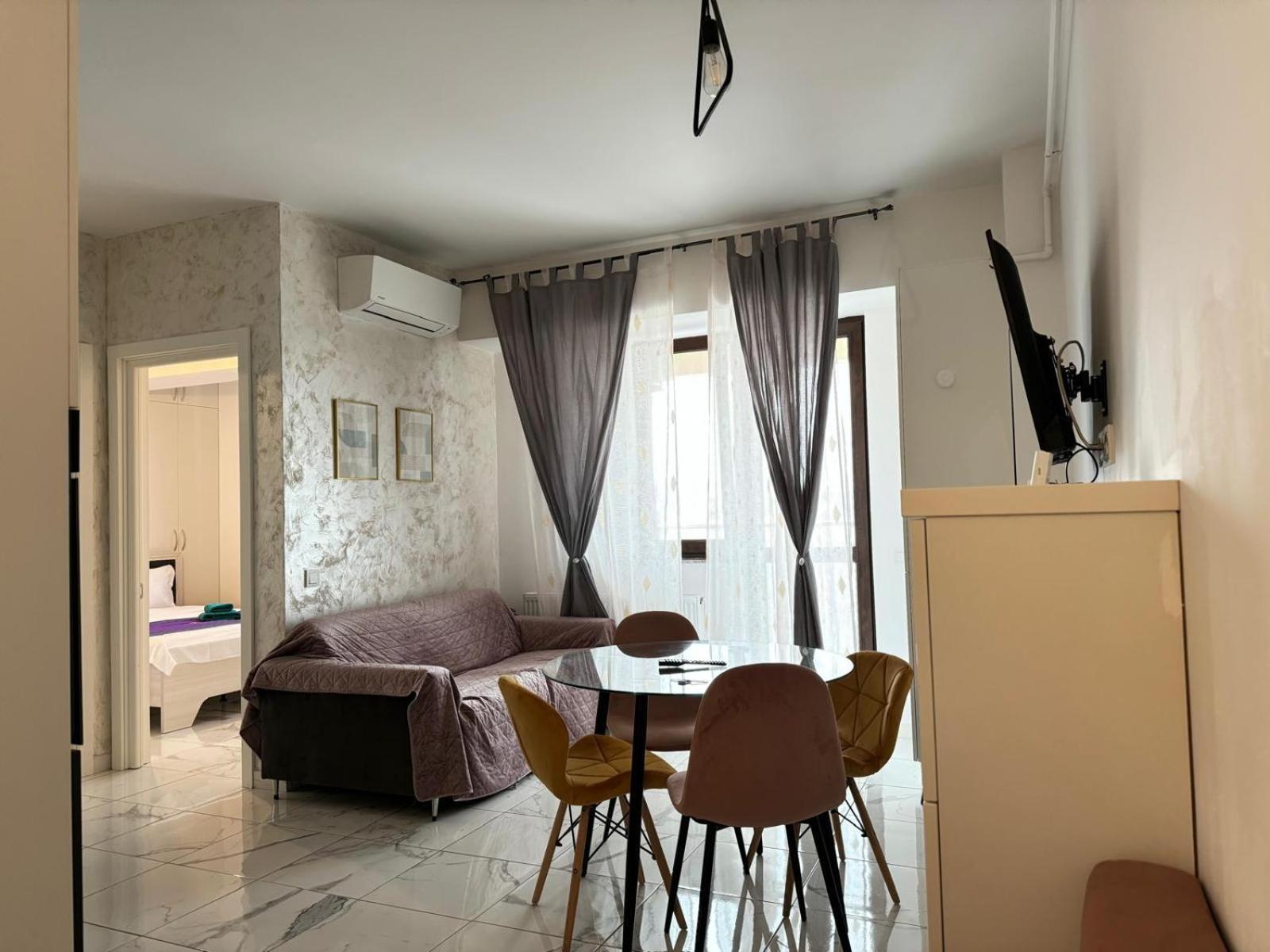Studios & Apartments Palas By Glam At Lazar Towers 雅西 外观 照片
