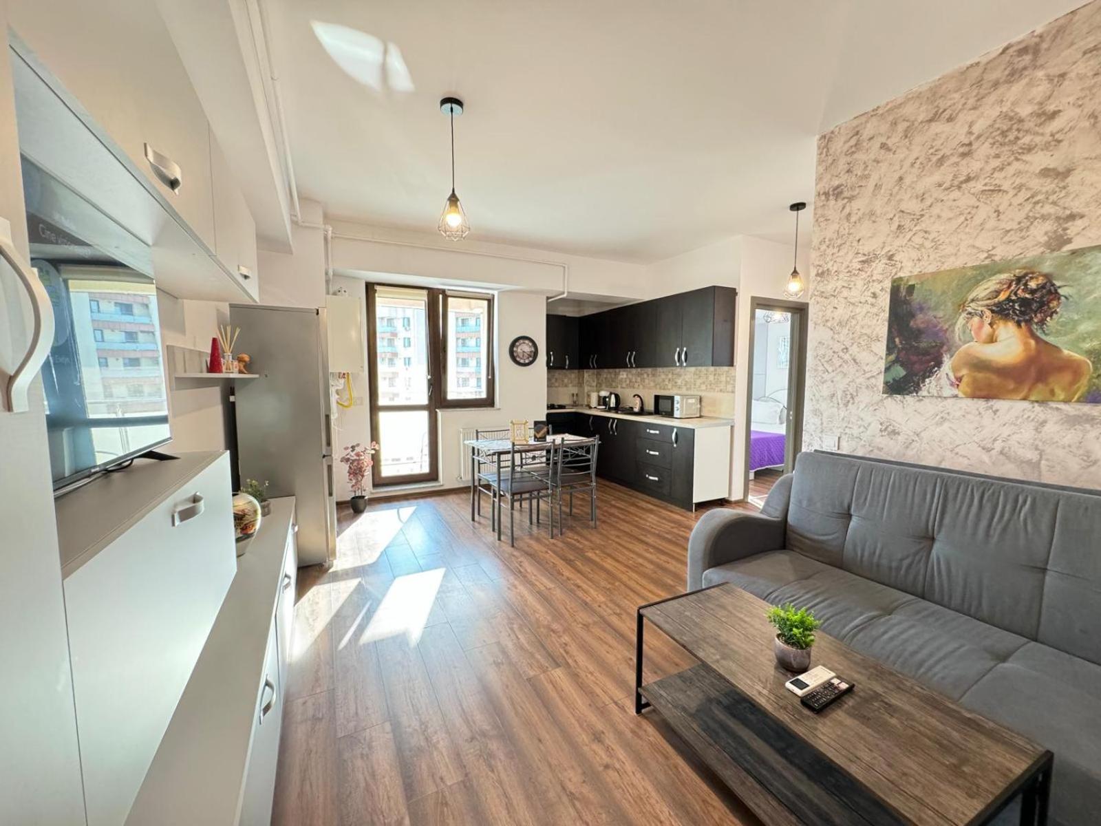 Studios & Apartments Palas By Glam At Lazar Towers 雅西 外观 照片
