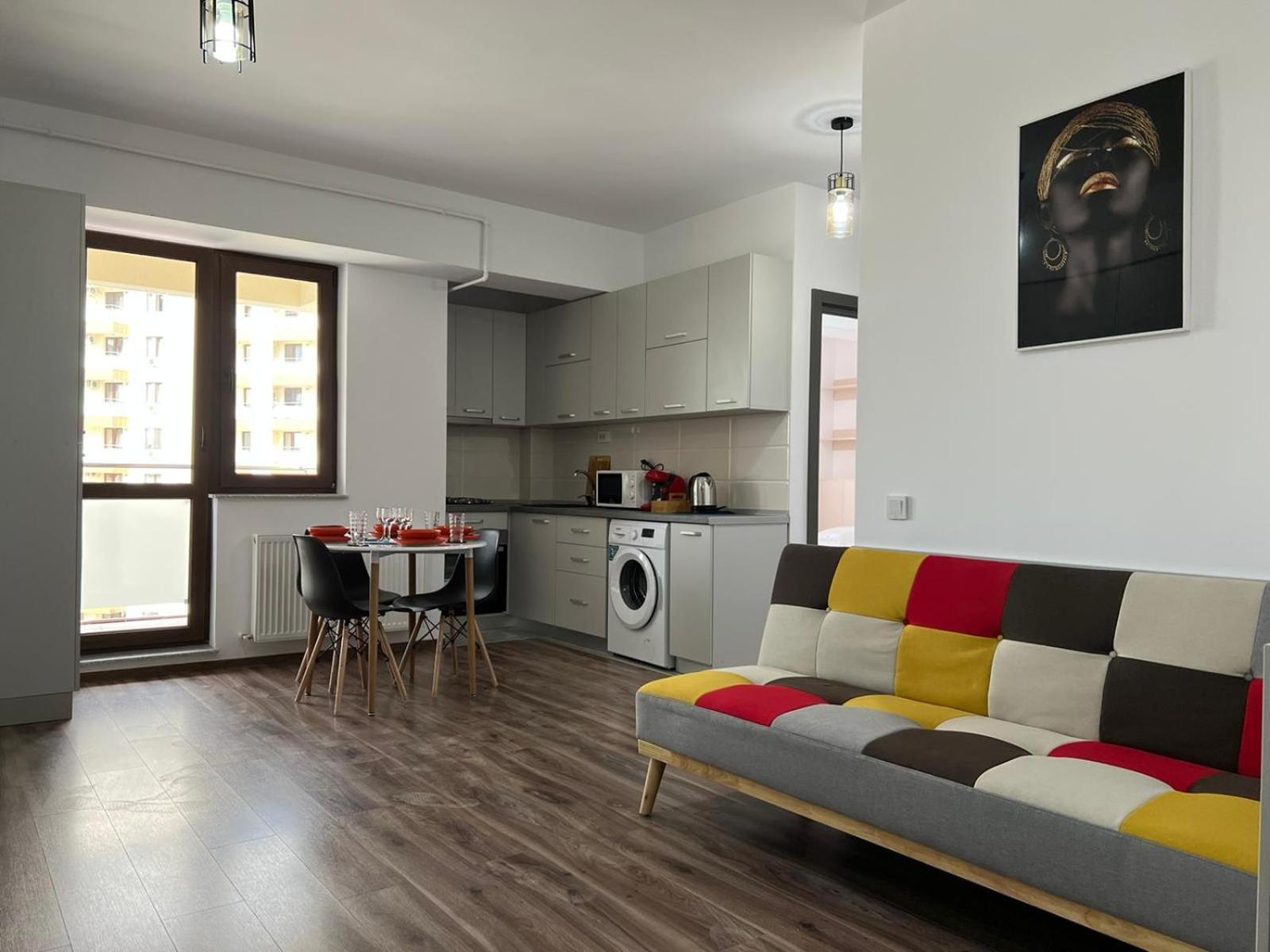 Studios & Apartments Palas By Glam At Lazar Towers 雅西 外观 照片